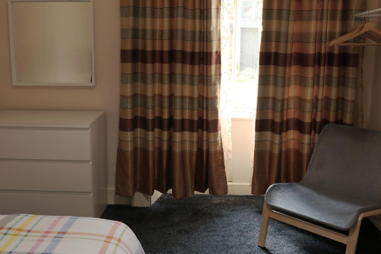 Tito'S Place At Eh11 2Db Edinburgh Eksteriør bilde