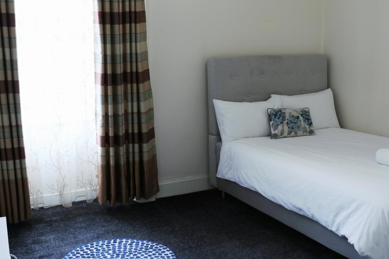 Tito'S Place At Eh11 2Db Edinburgh Eksteriør bilde